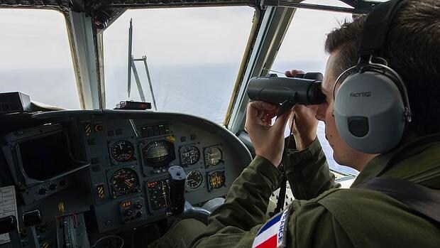 La Marina francesa busca en el Mar Mediterráneo restos del avión de EgyptAir siniestrado