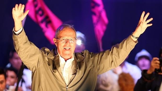 Kuczynski suma nuevos apoyos a menos de dos semanas de la segunda vuelta en Perú