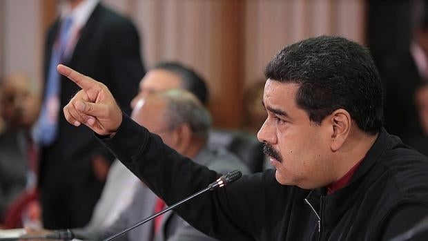 Maduro no cesa en sus ataques a España