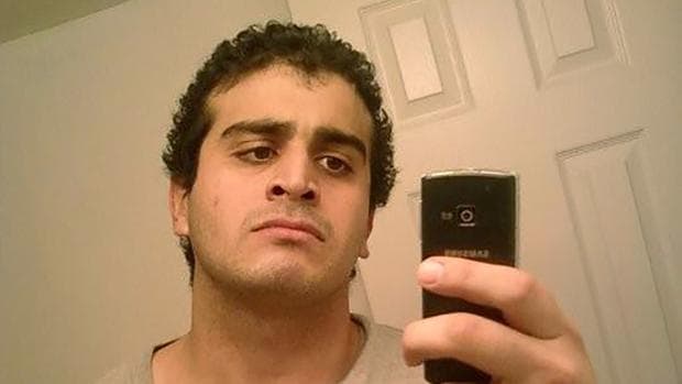 El FBI investigó por 10 meses a Mateen pero no le prohibió la compra de armas