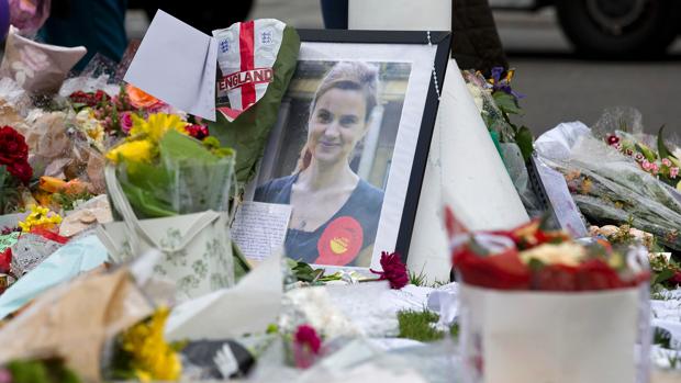 Homenaje a la diputada laborista Jo Cox, asesinada durante la campaña electoral