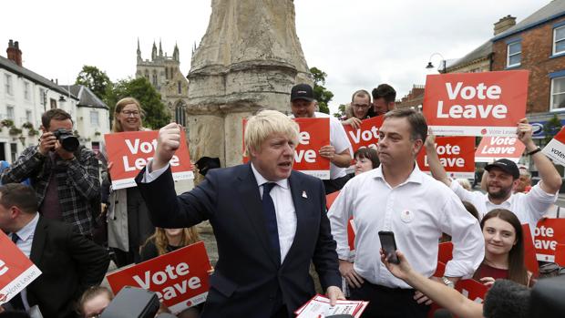 El líder del la campaña por el Brexit Boris Johnson en un mitin el último día de campaña en Selby