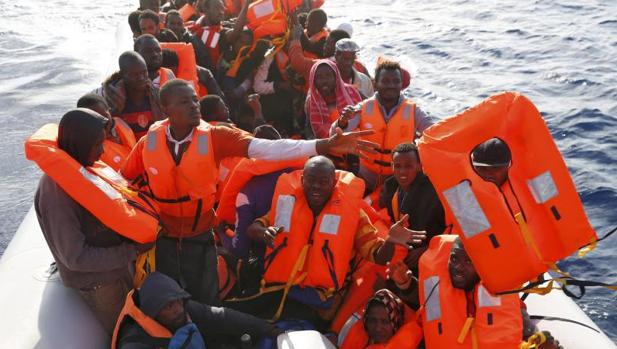 Italia rescata a 4.500 personas de las aguas del Mediterráneo