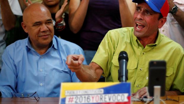 Capriles dice que Zapatero está «descalificado» para promover el diálogo político en Venezuela