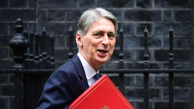 Hammond a su llegada la reunión de urgencia del gobierno en el Número 10 de Downing Street el pasado 27 de junio