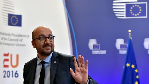 El primer ministro belga, Charles Michel, abandona la cumbre que se celebró el pasado 29 de junio en la Comisión Europea