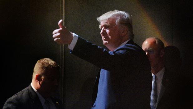 Trump presentando a su esposa durante la Convención Republicana de Cleveland