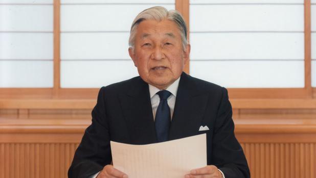 Akihito, durante su mensaje televisado a los japoneses de este lunes 8 de agosto