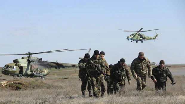 Soldados ucranianos en 2014 en la región de Kherson, en la frontera con Crimea