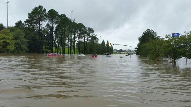 Por el momento, al menos dos personas han fallecido a causa de las inundaciones en los estados de Luisiana y Misisipi