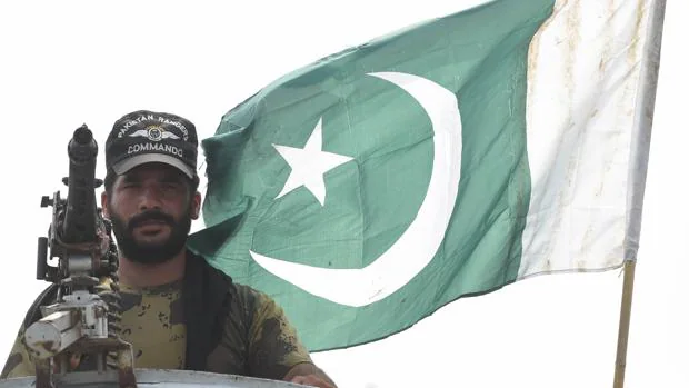 Un soldado pakistaní del Comando Rangers celebra el día de la independencia el pasado 14 de agosto