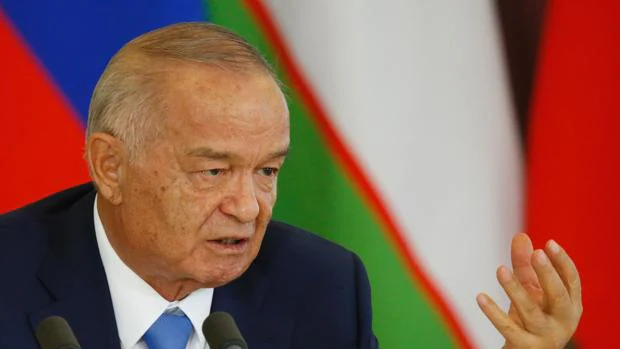 El presidente de Uzbequistán, Islam Karimov, habla en una rueda de prensa en Moscú el pasado mes de abril
