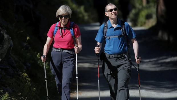 May durante una caminata junto a su marido por los Alpes suizos el pasado 12 de agosto