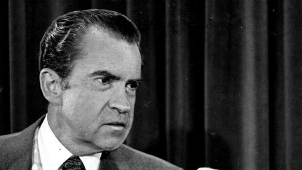 El presidente estadounidense Richard Nixon durante una rueda de prensa años antes del Watergate