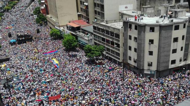 Parte de una de las manifestaciones de la MUD durante la «Toma de Caracas»