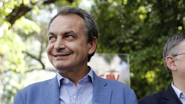 El expresidente Zapatero durante uno de sus encuentros con Maduro