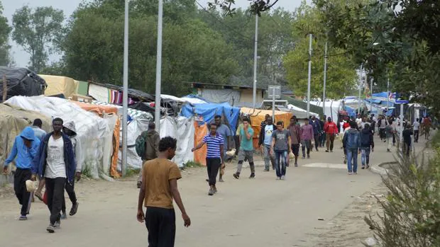 Campo de refugiados de Calais, en Francia, conocido también como «La Jungla» dónde se construirá el muro