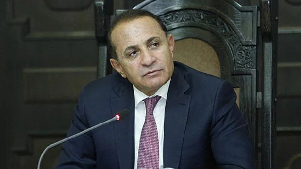 El primer ministro armenio, Ovik Abraamián, ha dimitido tras la ola de violencia que se ha desatado en su país
