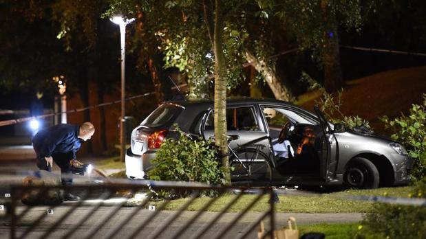 La Policía investiga un coche en la zona del tiroteo en Malmo