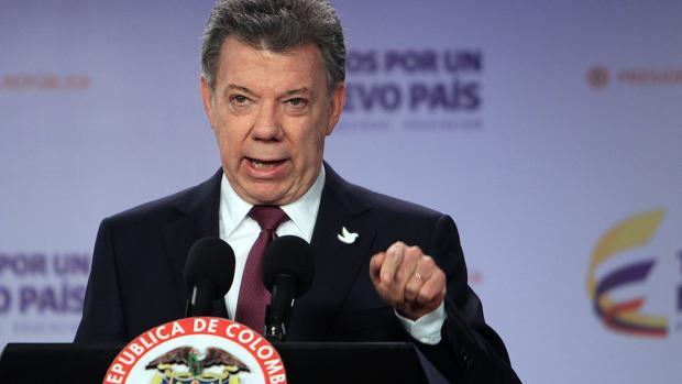 El presidente colombiano, Juan Manuel Santos, no se plantea la dimisión tras conocer los resultados del referéndum en que Colombia ha votado «no» al acuerdo de La Habana