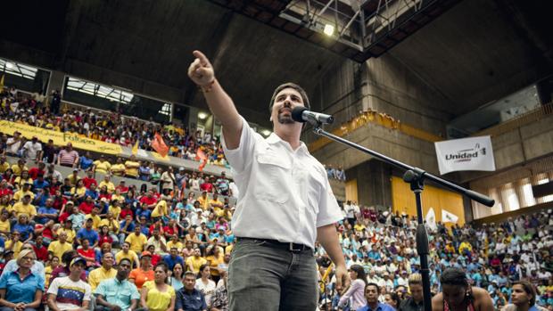 Maduro amenaza con encarcelar a dirigentes del partido de Leopoldo López