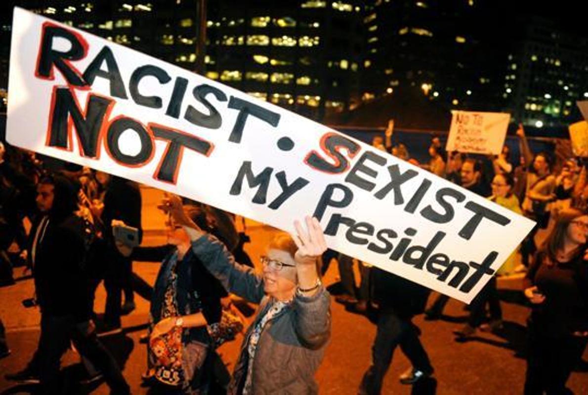 Imagen de una manifestación en Denver, Colorado, contra Trump tras haber sido este elegido presidente