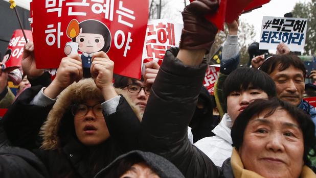 Multitudinaria protesta este sábado en Seúl para exigir la dimisión de la presidenta surcoreana, Park Geun-hye