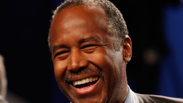 El excandidato a liderar el Partido Republicano, Ben Carson, durante el tercer y último debate presidencial entre Donald Trump y Hillary Clinton el pasado 9 de octubre en Las Vegas