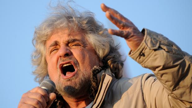 Beppe Grillo, durante un acto electoral en Turín