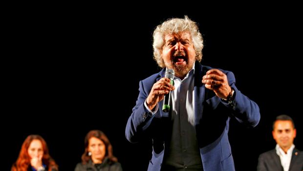 Beppe Grillo, en un mitin en Roma contra la reforma constitucional promovida por Renzi