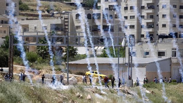 Disturbios en las inmediaciones de la prisión israelí de Ofer
