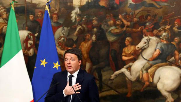 Renzi, durante su comparecencia ante los medios tras conocer que había perdido el referéndum