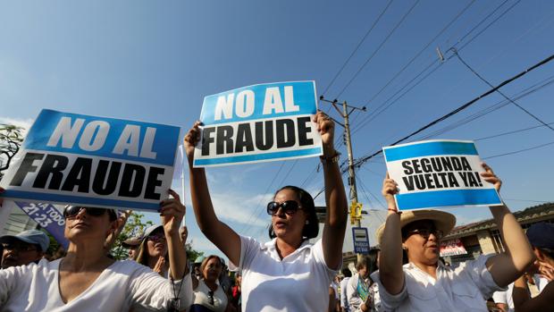 El alcalde de Guayaquil insta a «lanzarse a las calles» por el presunto fraude electoral en Ecuador