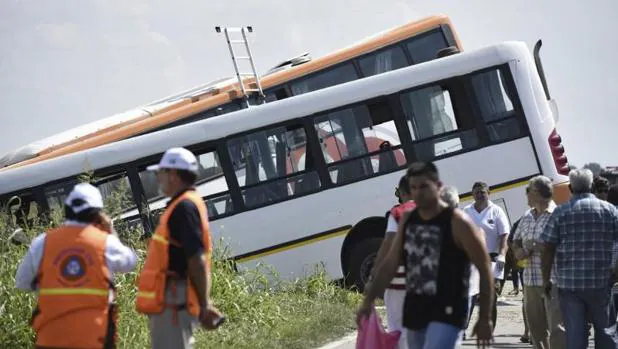 Choque de dos autobuses en Pérez, provincia de Santa Fe