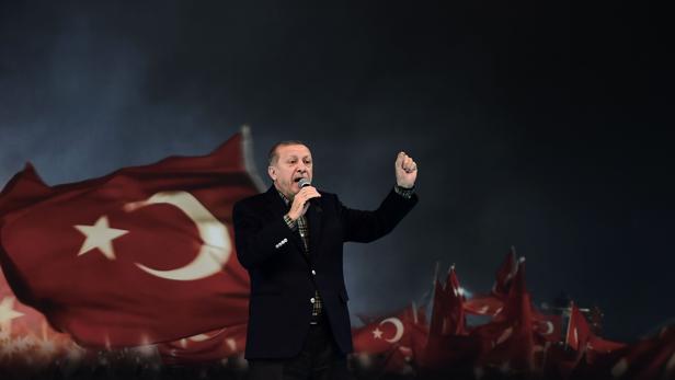 Erdogan pronuncia un discurso de campaña el 5 de marzo en Estambul