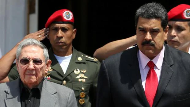 Raúl Castro y Nicolás Maduro, durante una reciente reunión del ALBA en Caracas