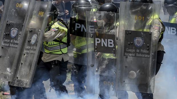 Policía antidisturbios durante enfrentamientos registrados esta semana en Caracas