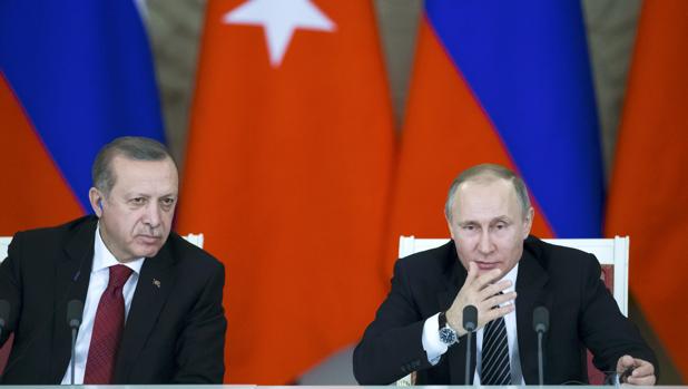Erdogan con Vladímiir Putin, durante una visita al Kremlin