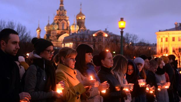 Homenaje a las víctimas del ataque en el metro de San Petersburgo