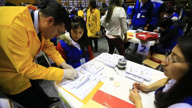 Recuento parcial de votos de las elecciones en Ecuador