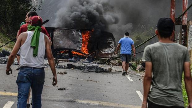 Una barricada en una manifestación opositora en San Cristóbal