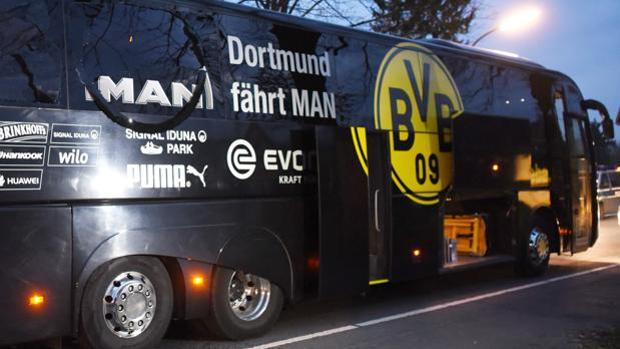 Imagen del autobús atacado del Borussia Dortmund
