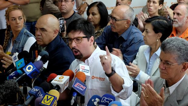 Freddy Guevara habla con la prensa en Caracas