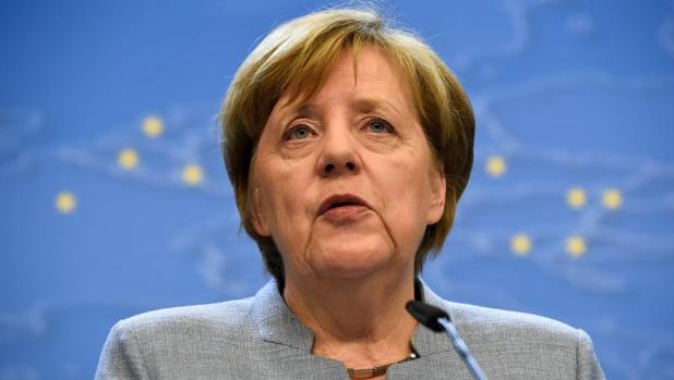 Angela Merkel en la rueda de prensa posterior a la cumbre de los 27