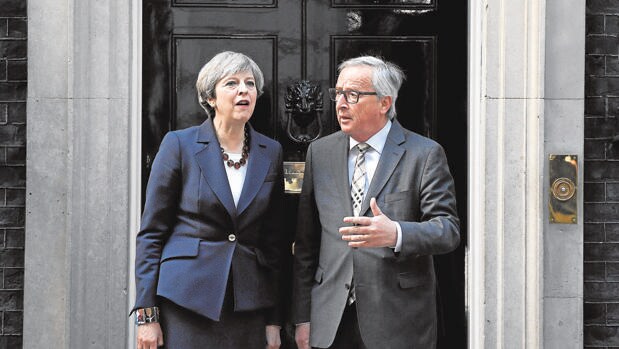 May y Juncker, la semana pasada antes de una reunión