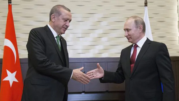 Recep Tayyip Erdogan y Vladimir Putin, tras su rueda de prensa conjunta en Sochi