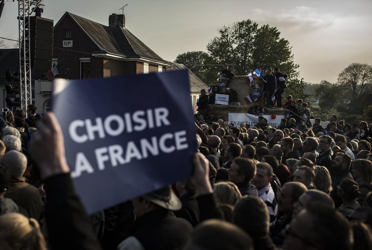 Asistentes al último acto de campaña de Marine Le Pen