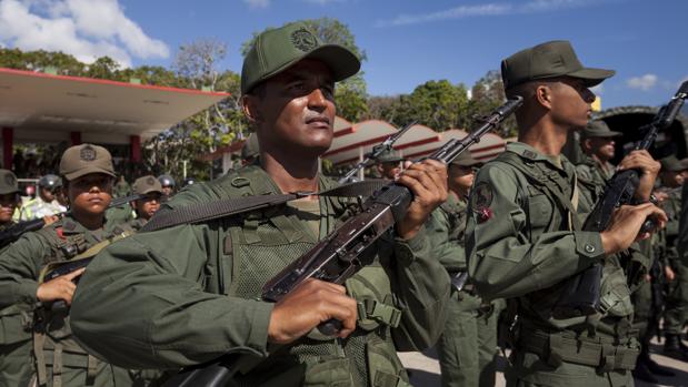 Generales venezolanos adiestran a francotiradores para matar a manifestantes