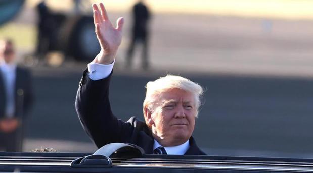 Donald Trump, a su llegada al aeropuerto Ciampino de Roma este martes