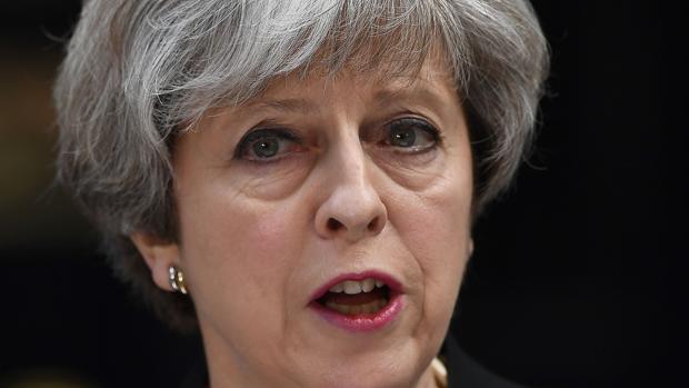 Theresa May ha afirmado en un tono muy duro que las elecciones se celebrarán según lo previsto